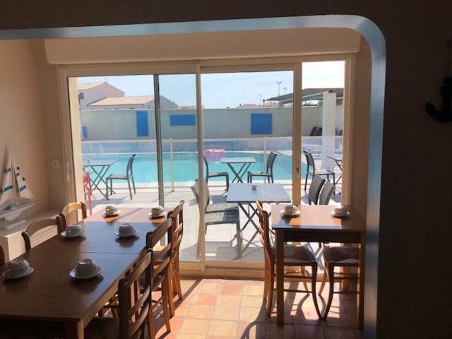 Hotel Le Bleu Marine Saintes-Maries-de-la-Mer Kültér fotó